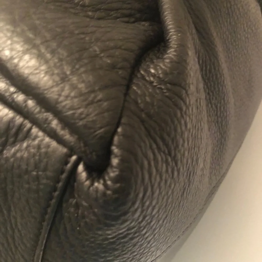 Vince camuto black leather Zoe hobo expandable bag